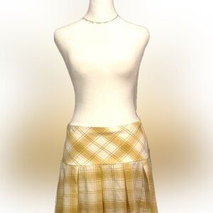 - NWT. URBAN Romantics  Trendy Y2K  plaid Mini Pleated A Line skirt Sz M